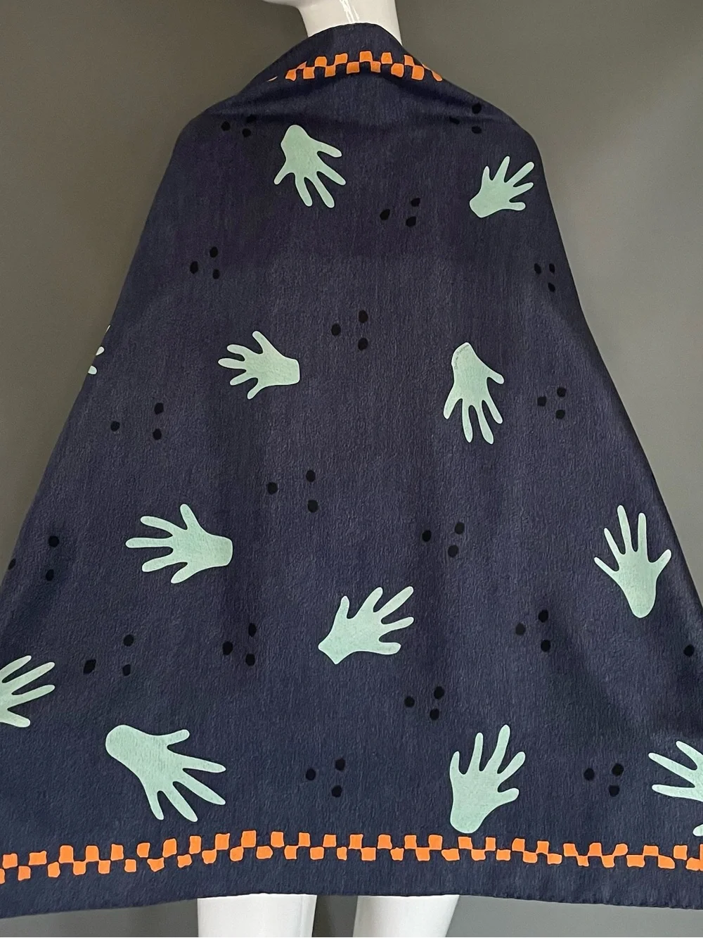 Gorg Bvlgari Pizzigoni Hands Silk Twill Scarf 34 In Excellent Condition Bulgari
